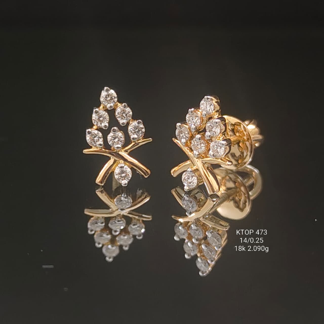 .25Ct of Earrings With The Purity of 18K