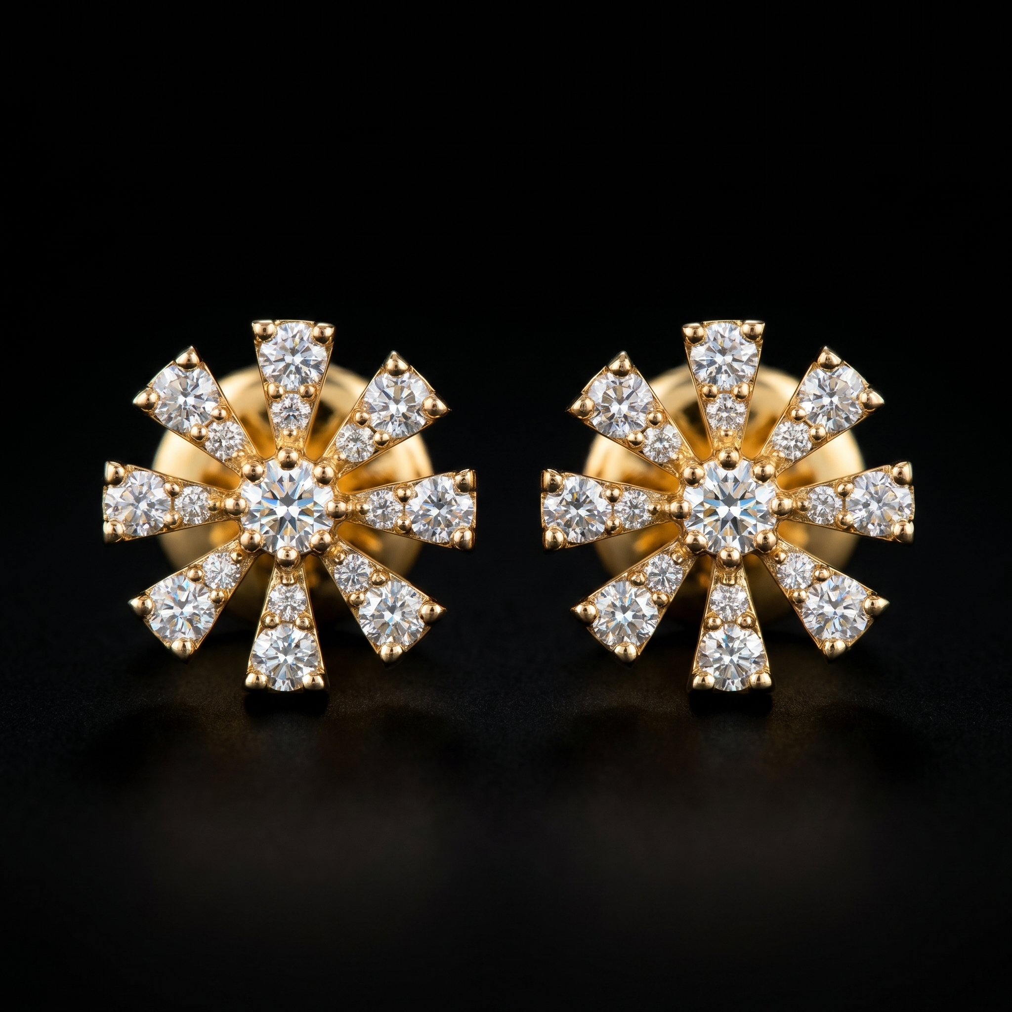 0.53 Ct EARRINGS with the Purity of 18K