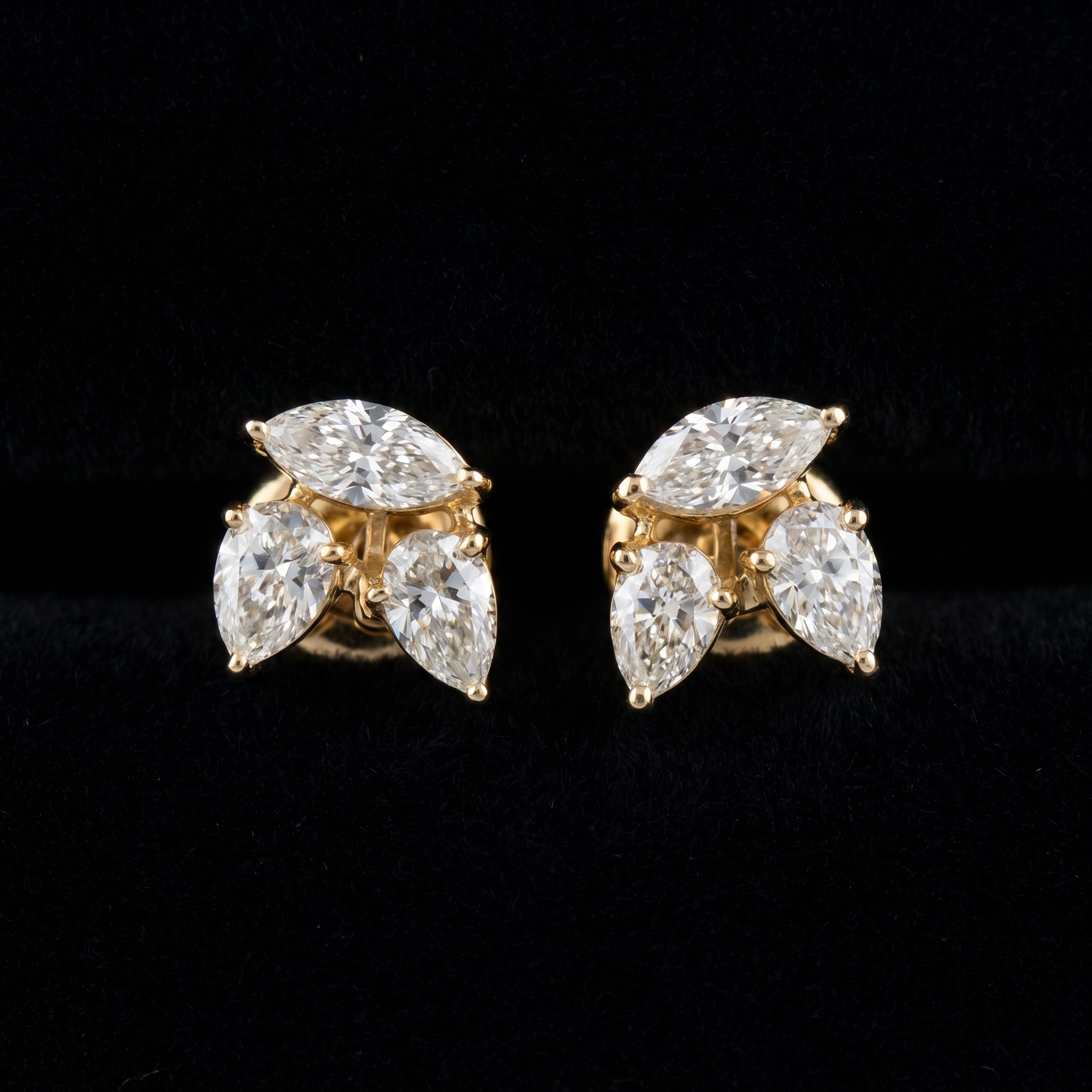 1.51 Ct EARRINGS with the Purity of 18K