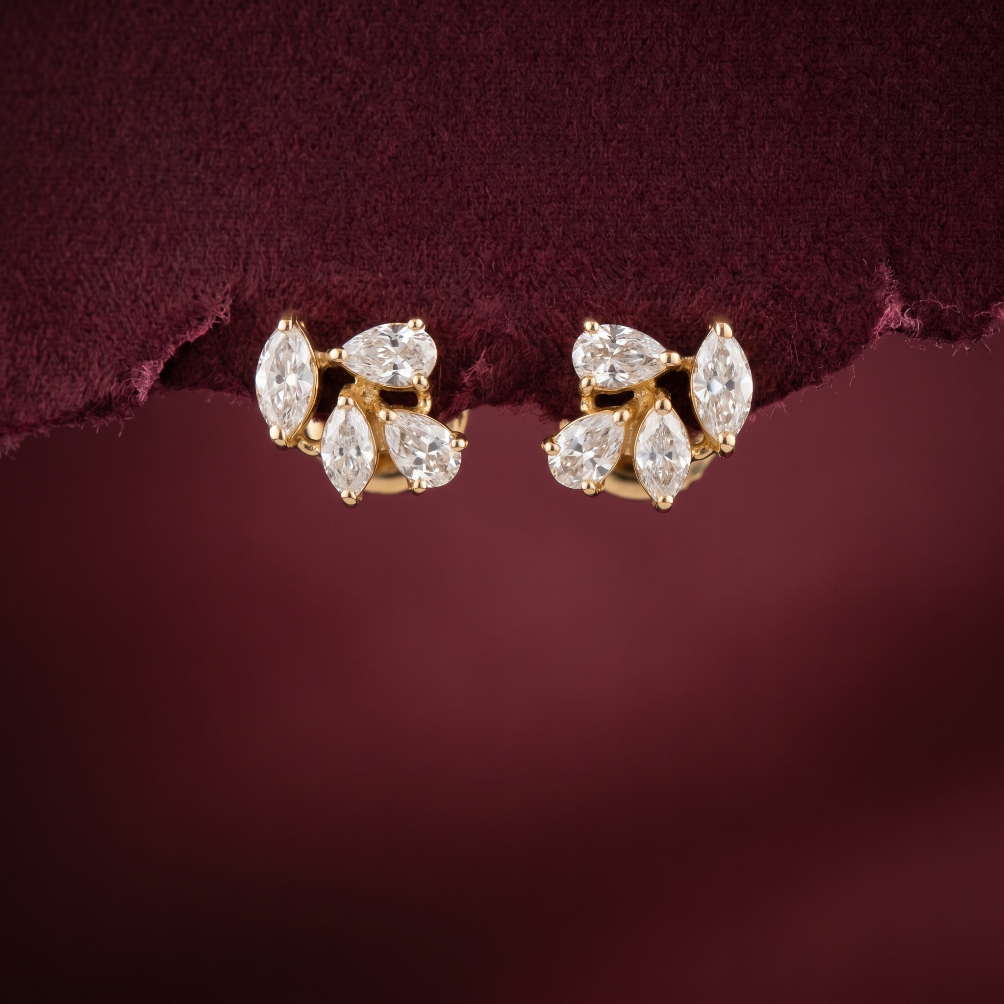 1.86 Ct EARRINGS with the Purity of 18K