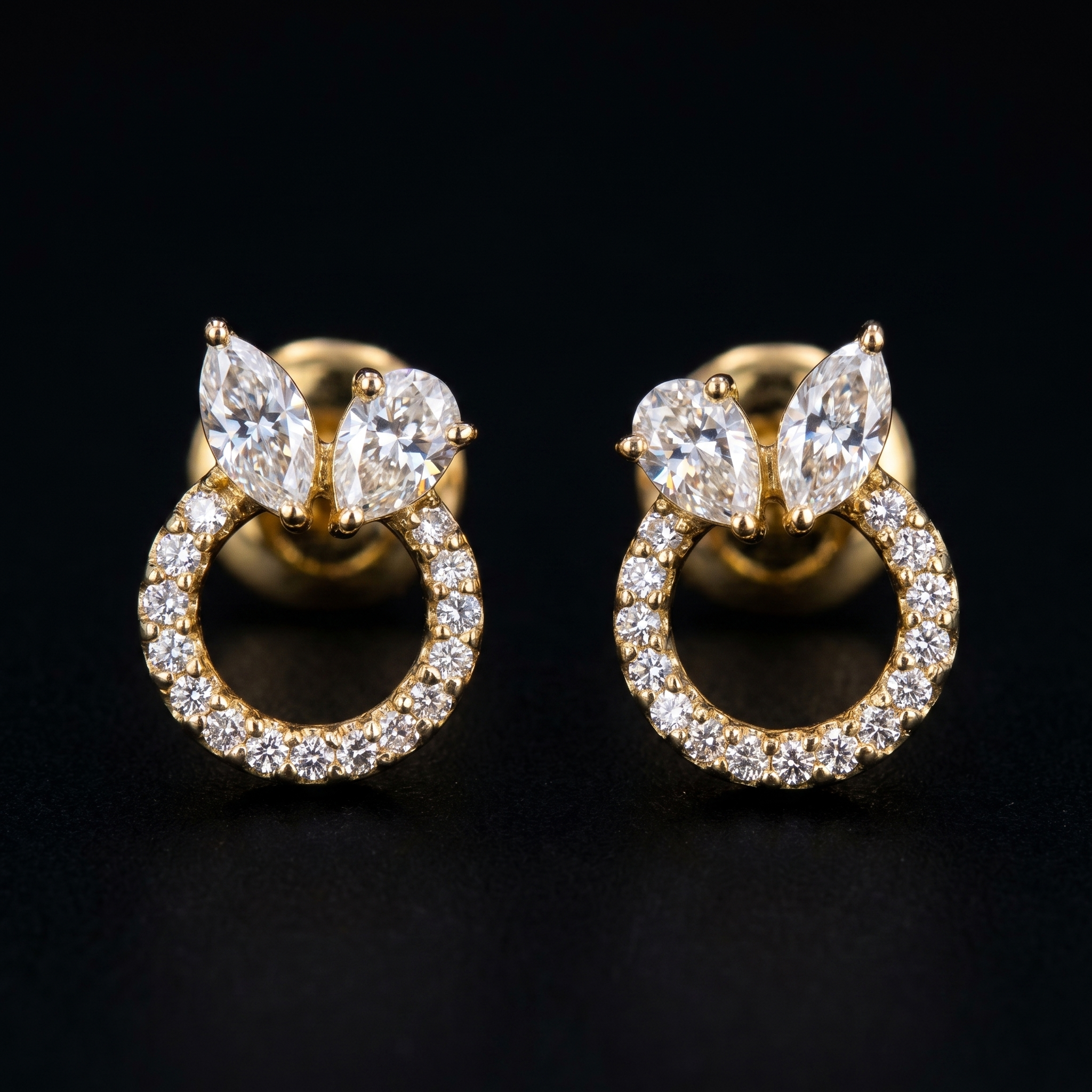 1.37 Ct EARRINGS with the Purity of 18K