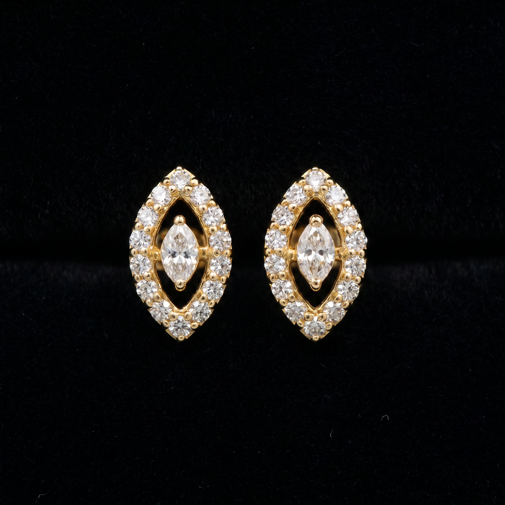 0.44 Ct EARRINGS with the Purity of 18K