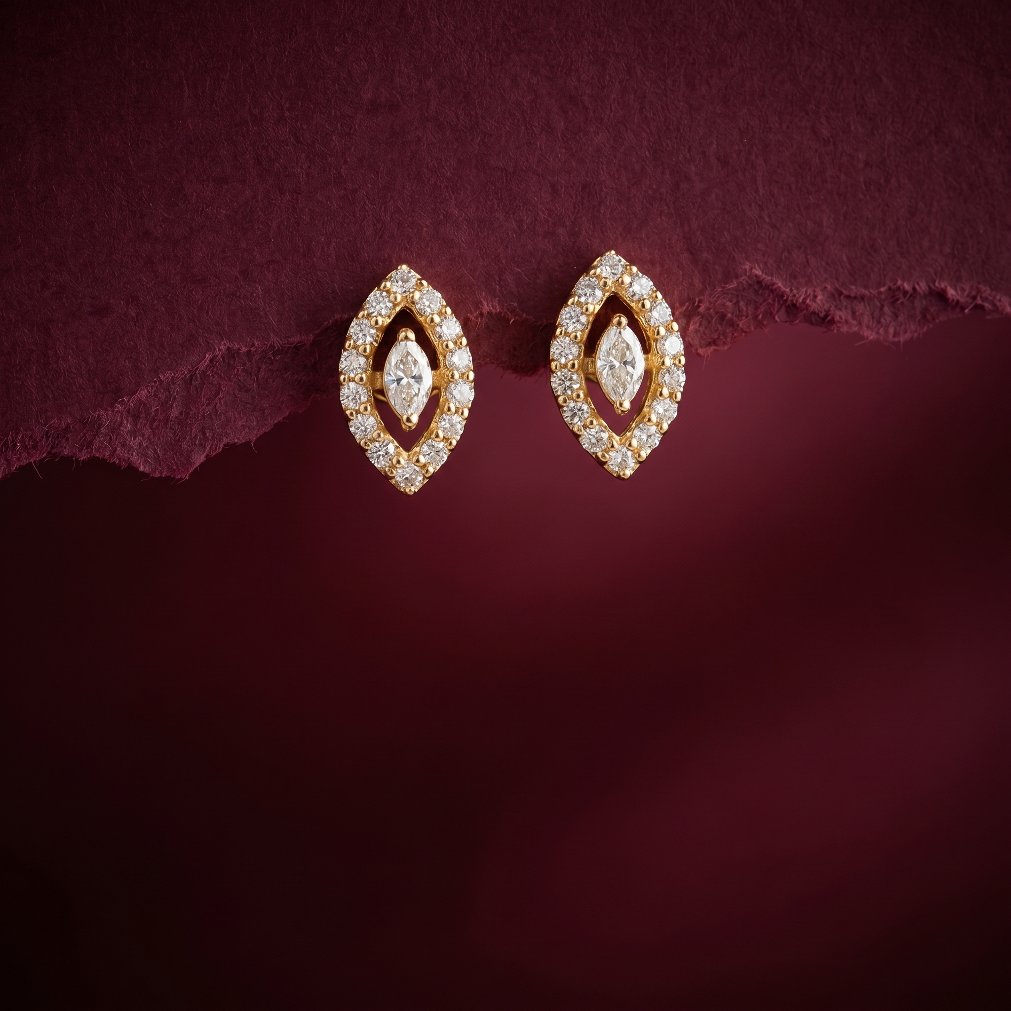 0.44 Ct EARRINGS with the Purity of 18K