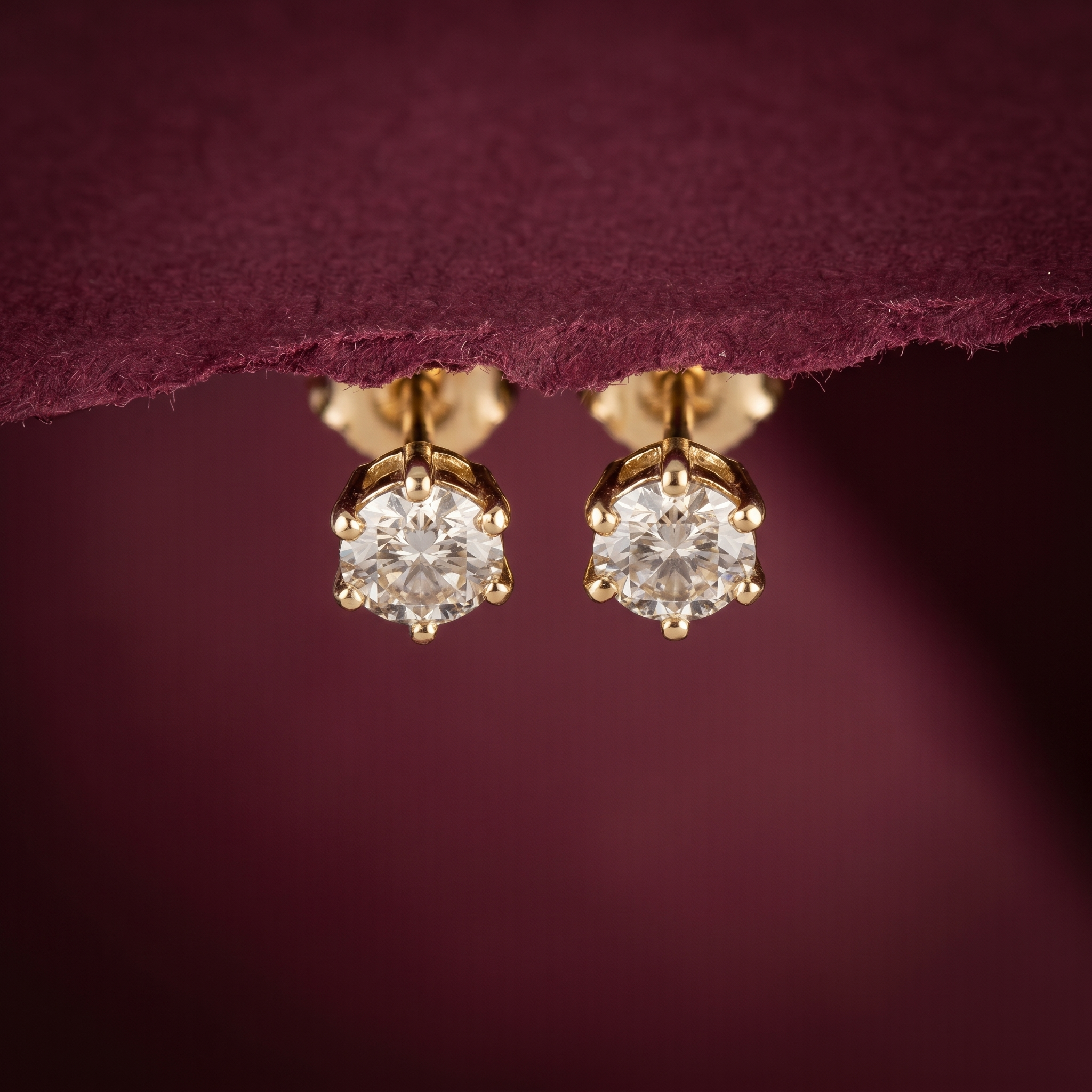 0.47Ct of Earring  With the Purity of 18K