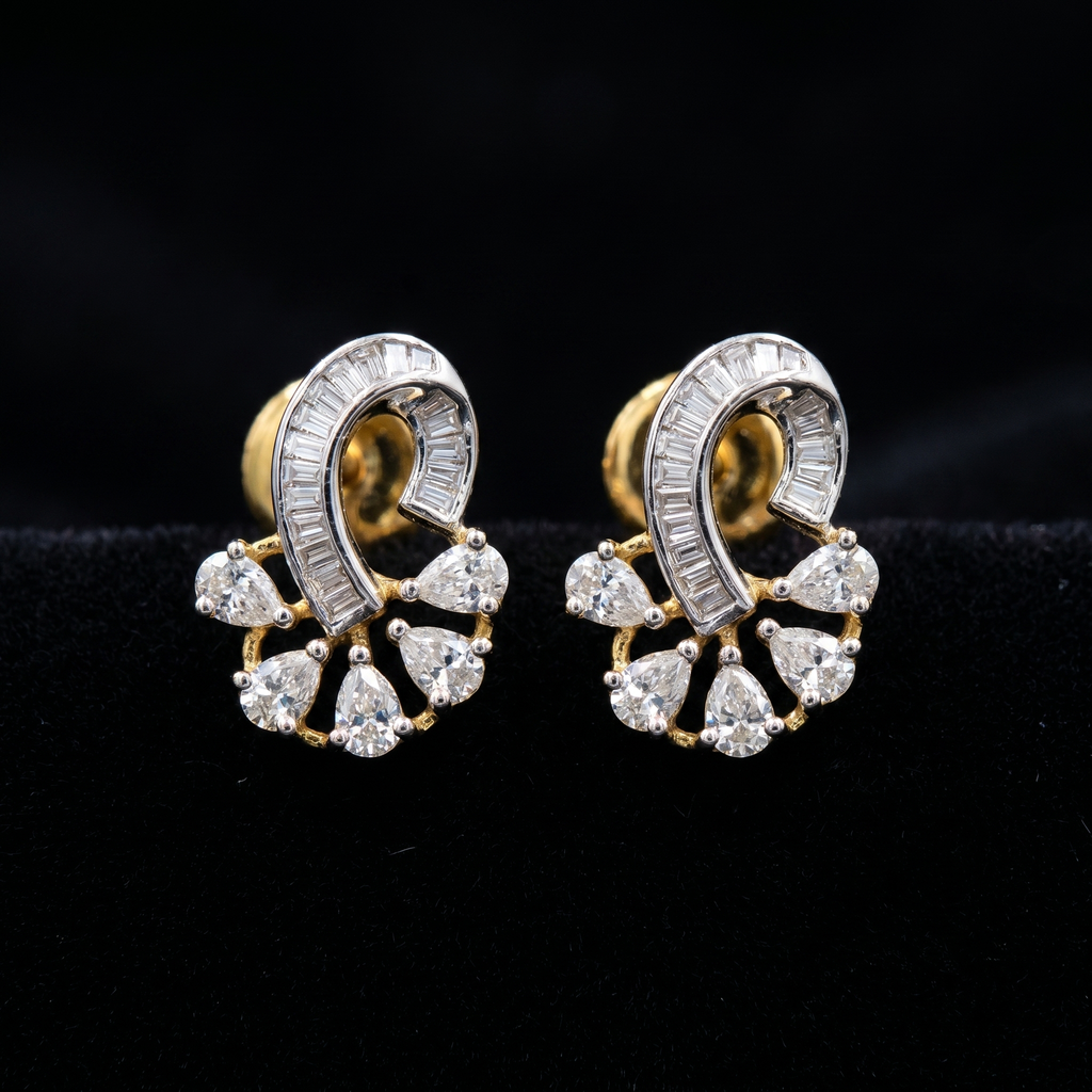 1.01Ct of Locket Earring With Purity of 18K