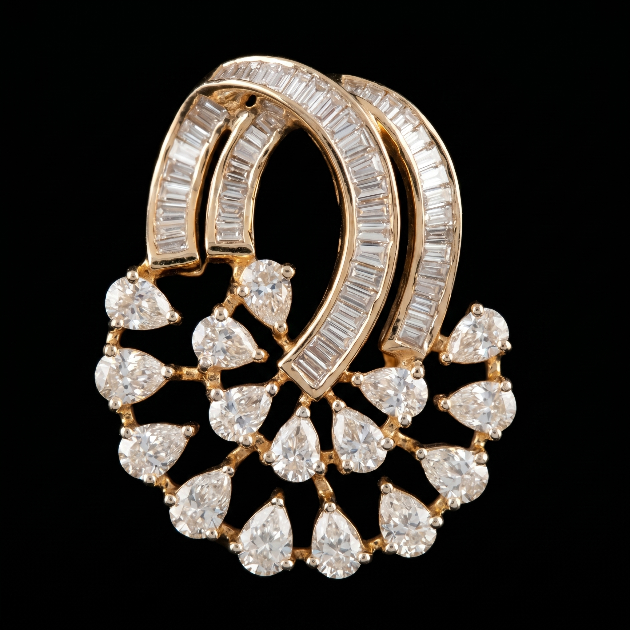2.24Ct of Locket With Purity of 18K