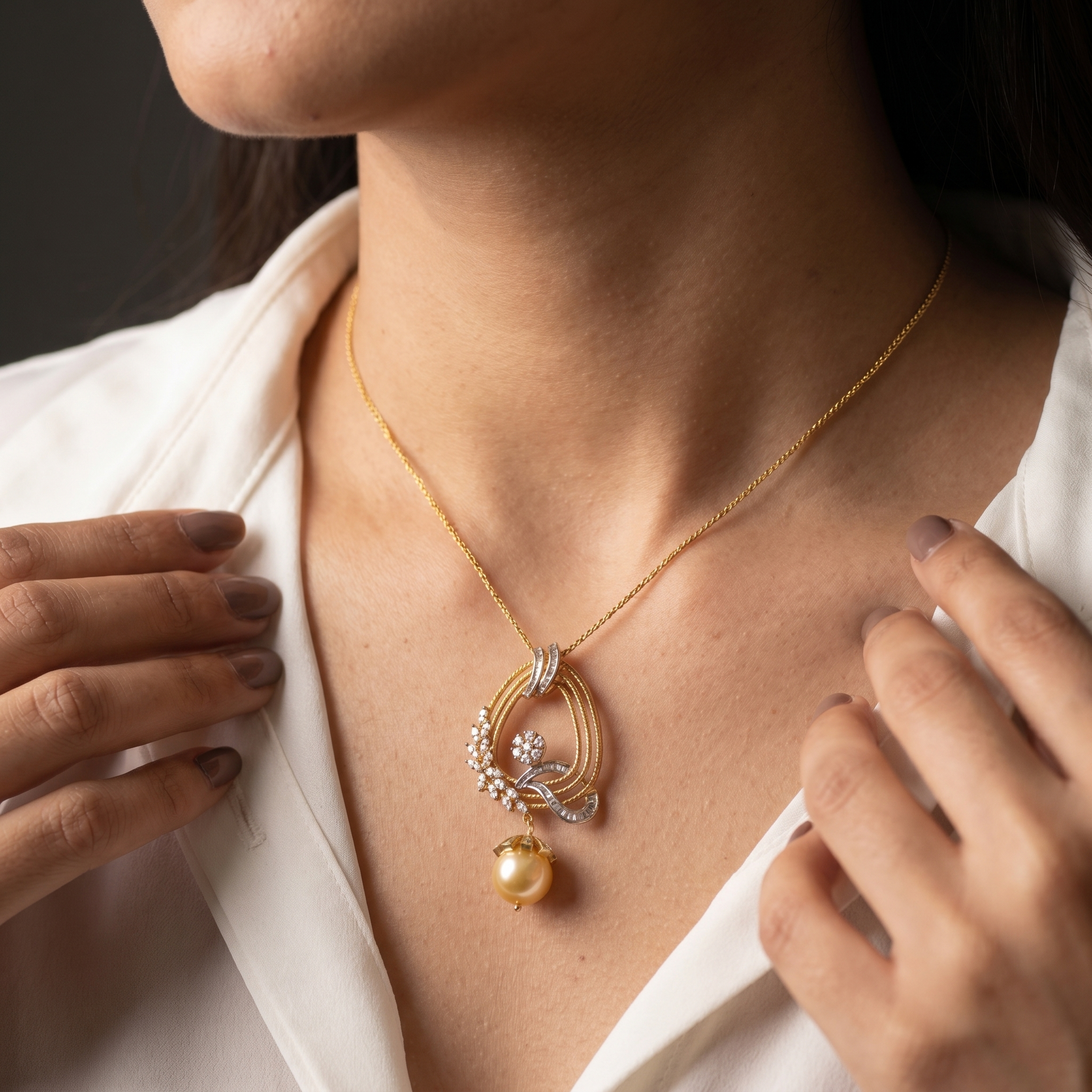 13.87Ct of Locket With Purity of 18K