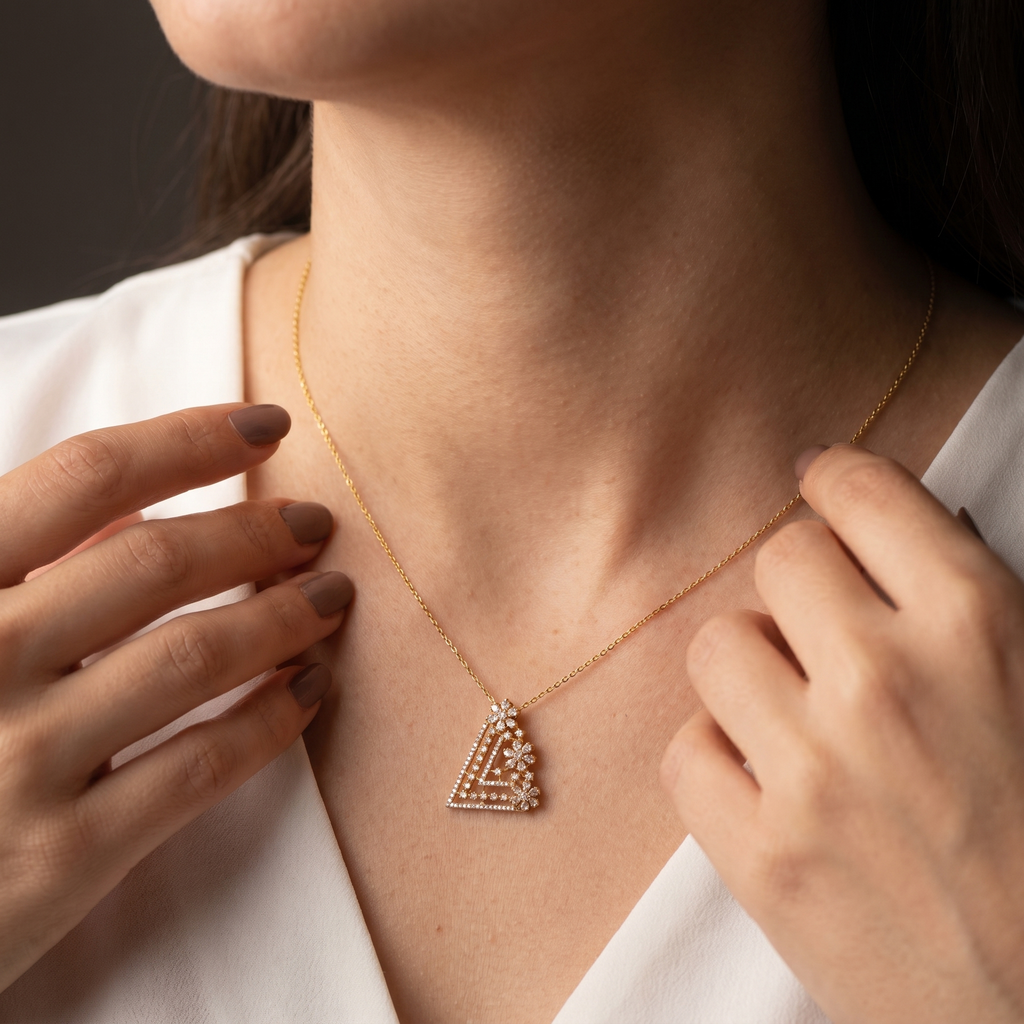 1.79Ct of Locket With Purity of 18K