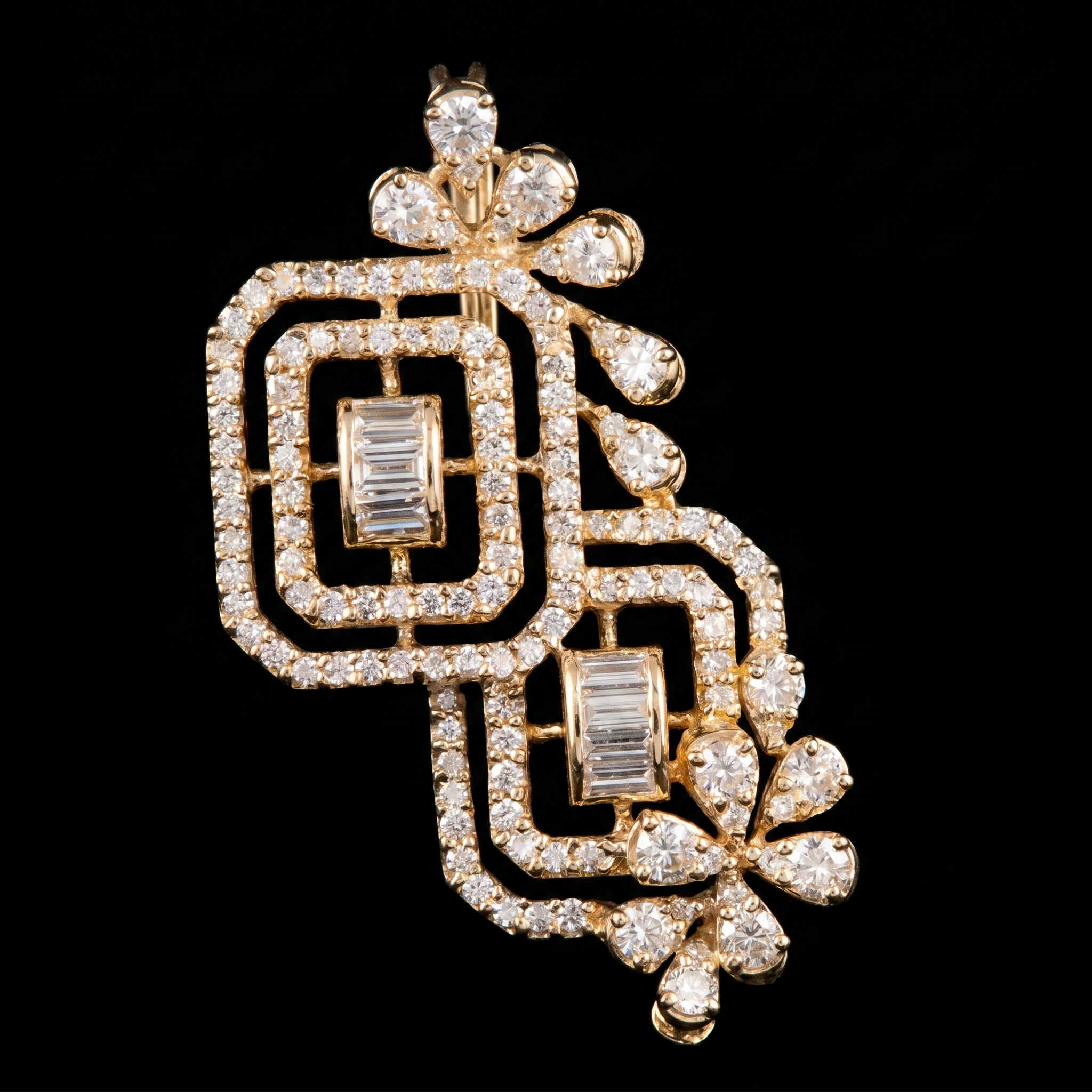 2.13Ct of Locket With Purity of 18K