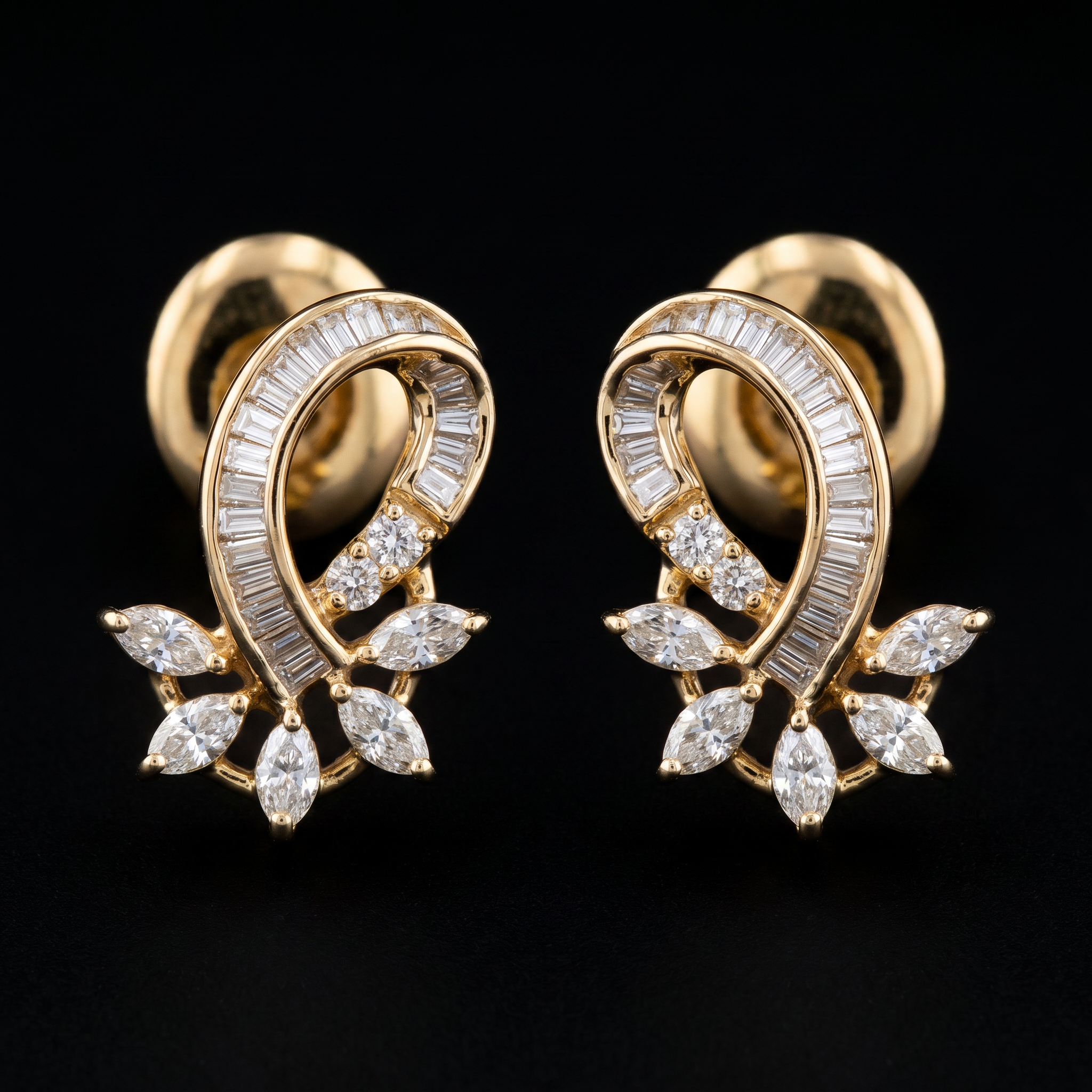 0.45Ct of Locket Earring With Purity of 18K