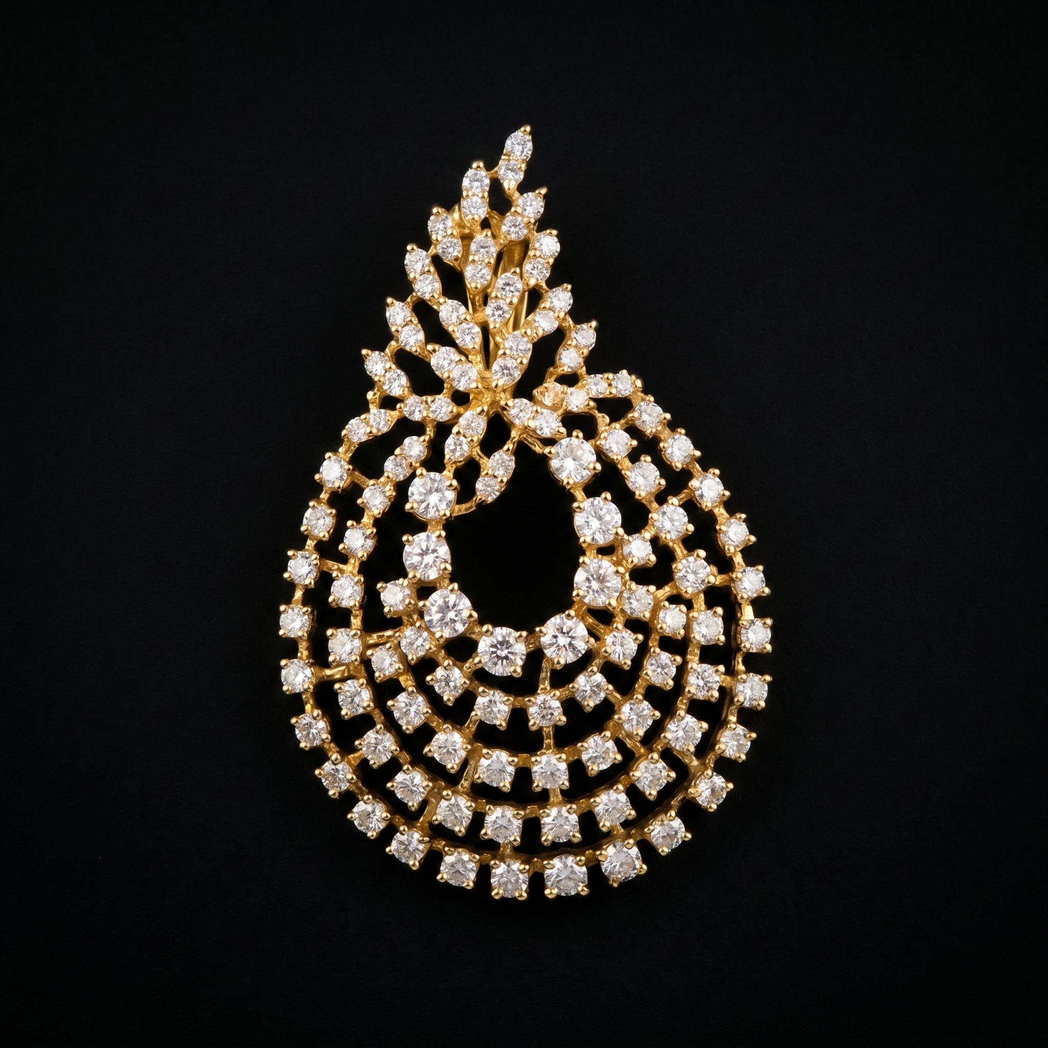 3.35Ct of Locket With Purity of 18K