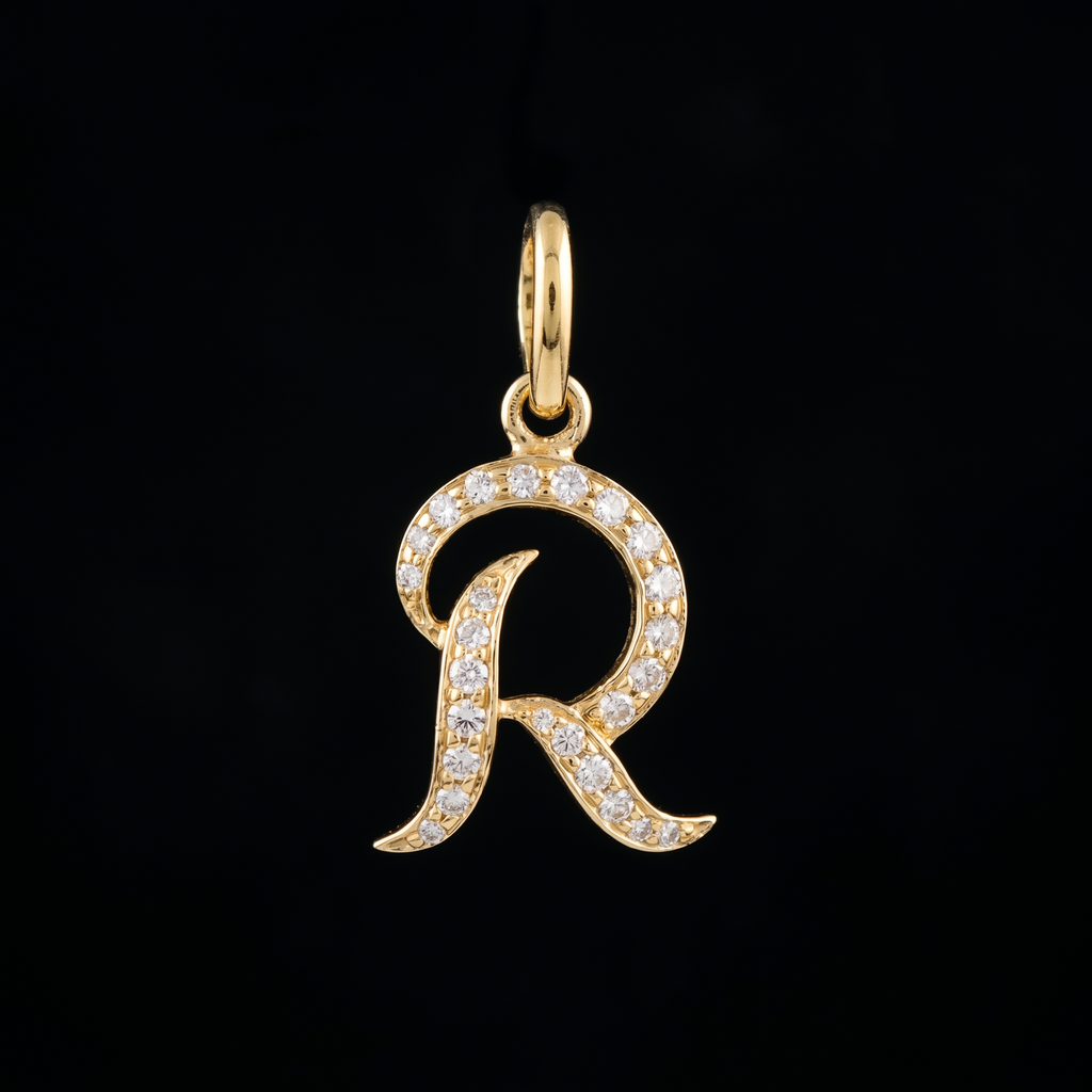 0.22Ct of Locket With Purity of 18K