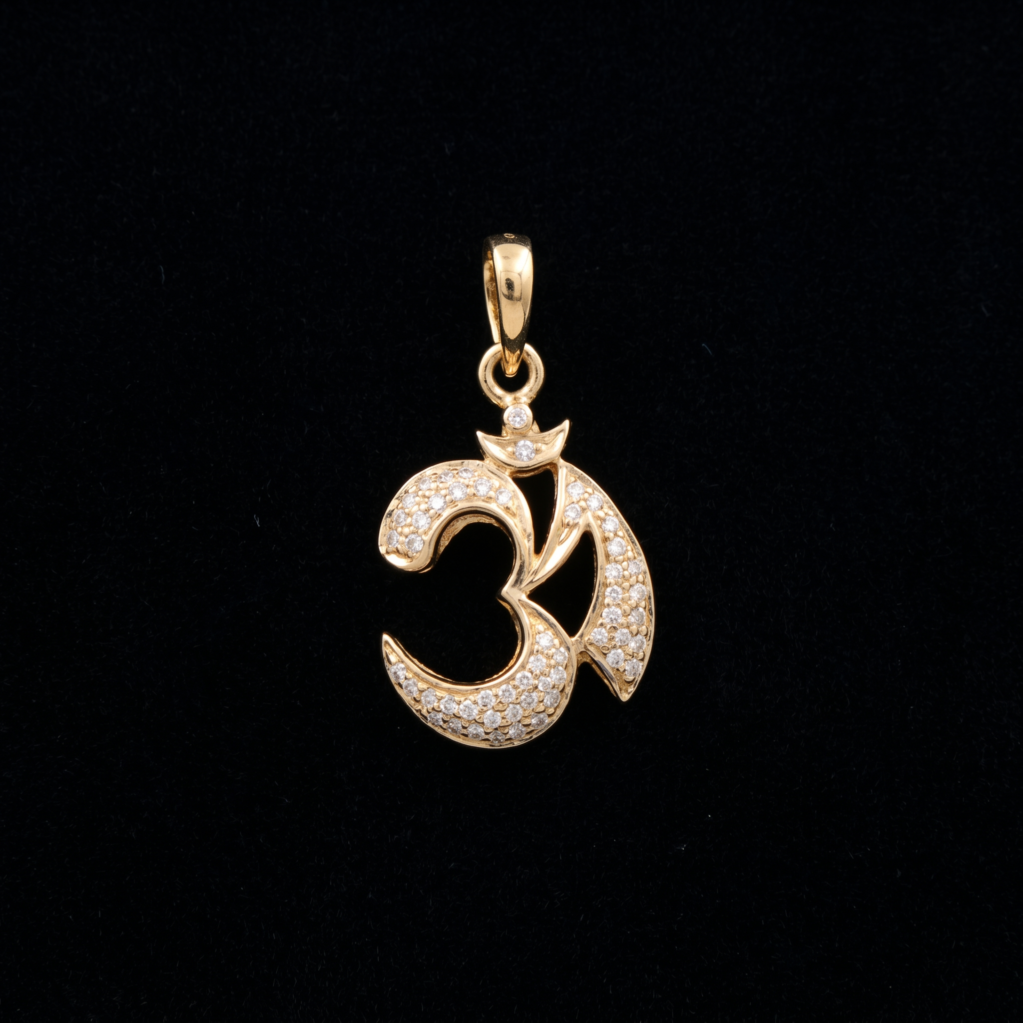 0.37 Ct GODLOCKET with the Purity of 18K
