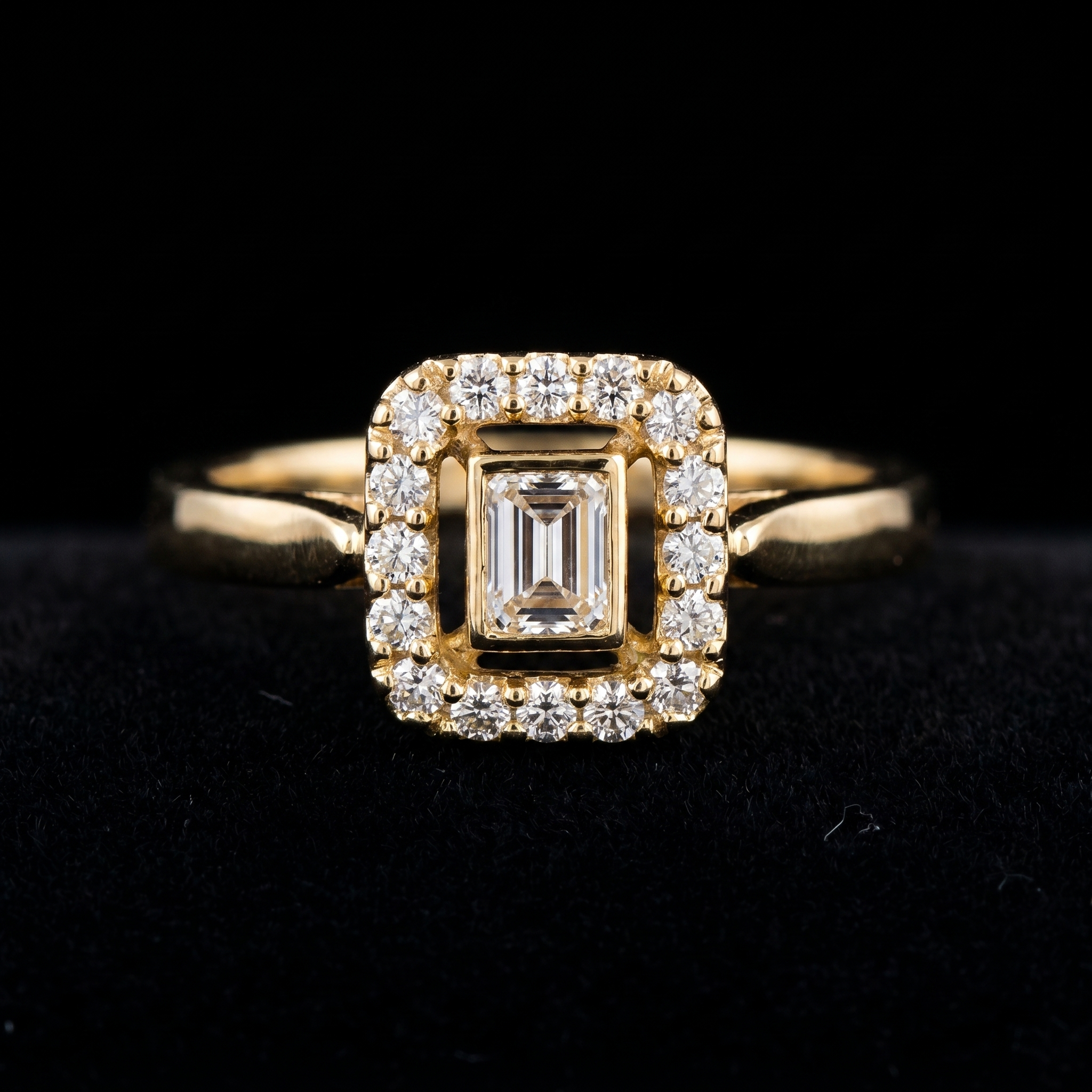 1.5Ct of Ring with the Purity of 18K