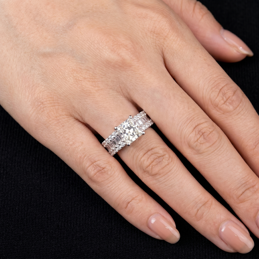 1.55Ct of Ring With the Purity of 18K