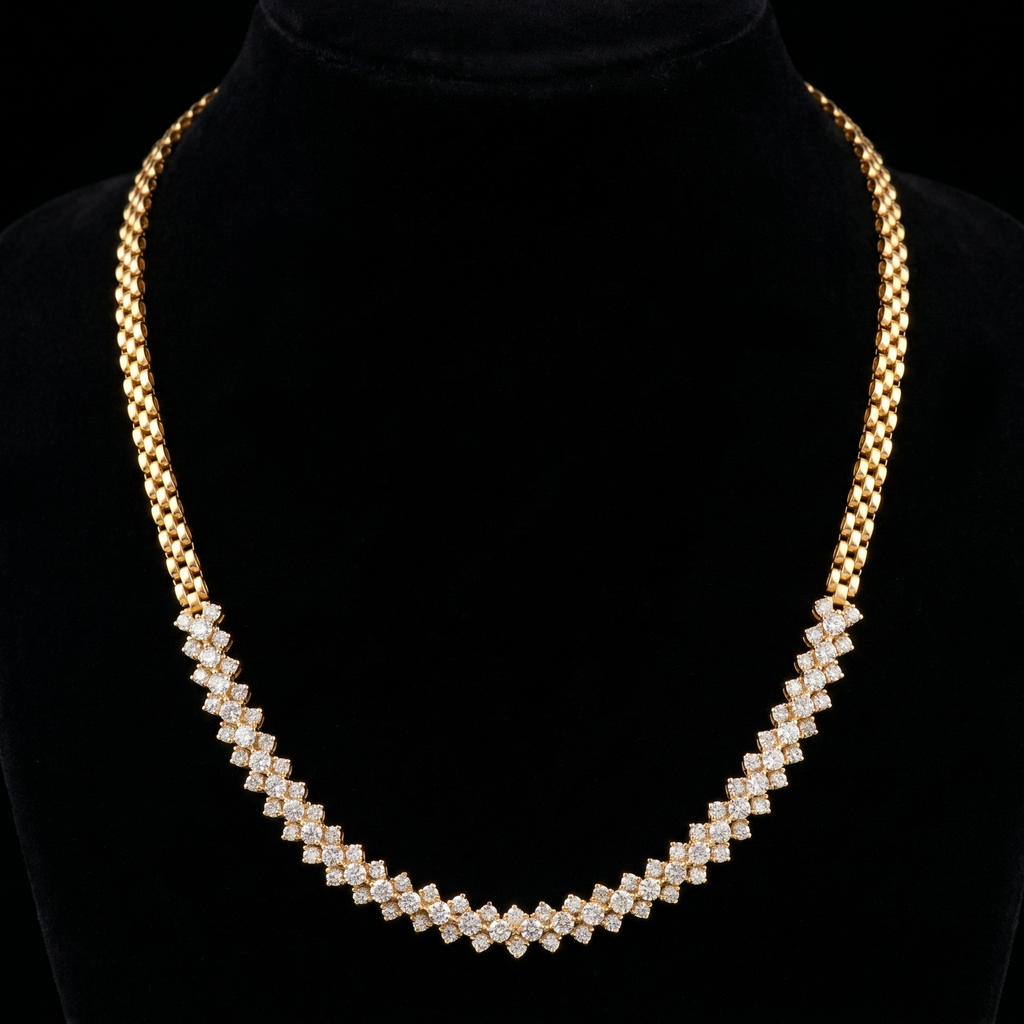 4.54Ct of Necklace with the Purity of 18K
