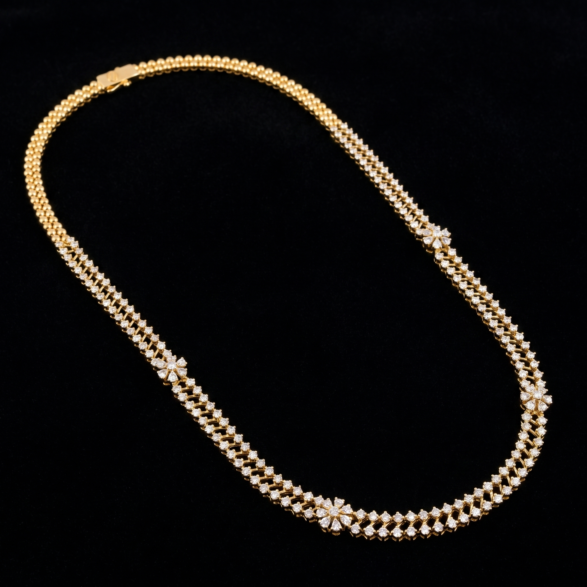 13.06Ct of Necklace with the Purity of18K