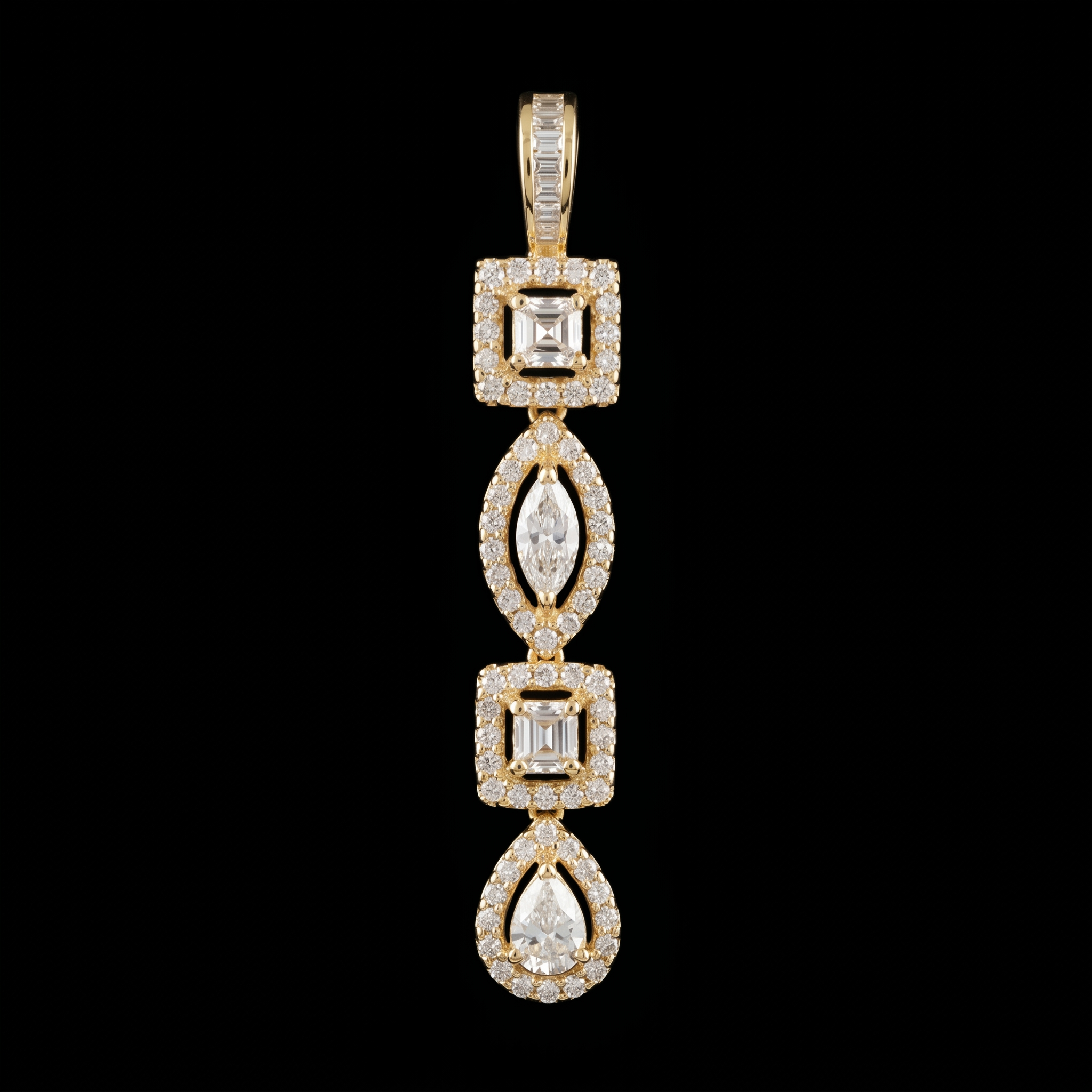 2.35Ct of Locket With the Purity of 18K
