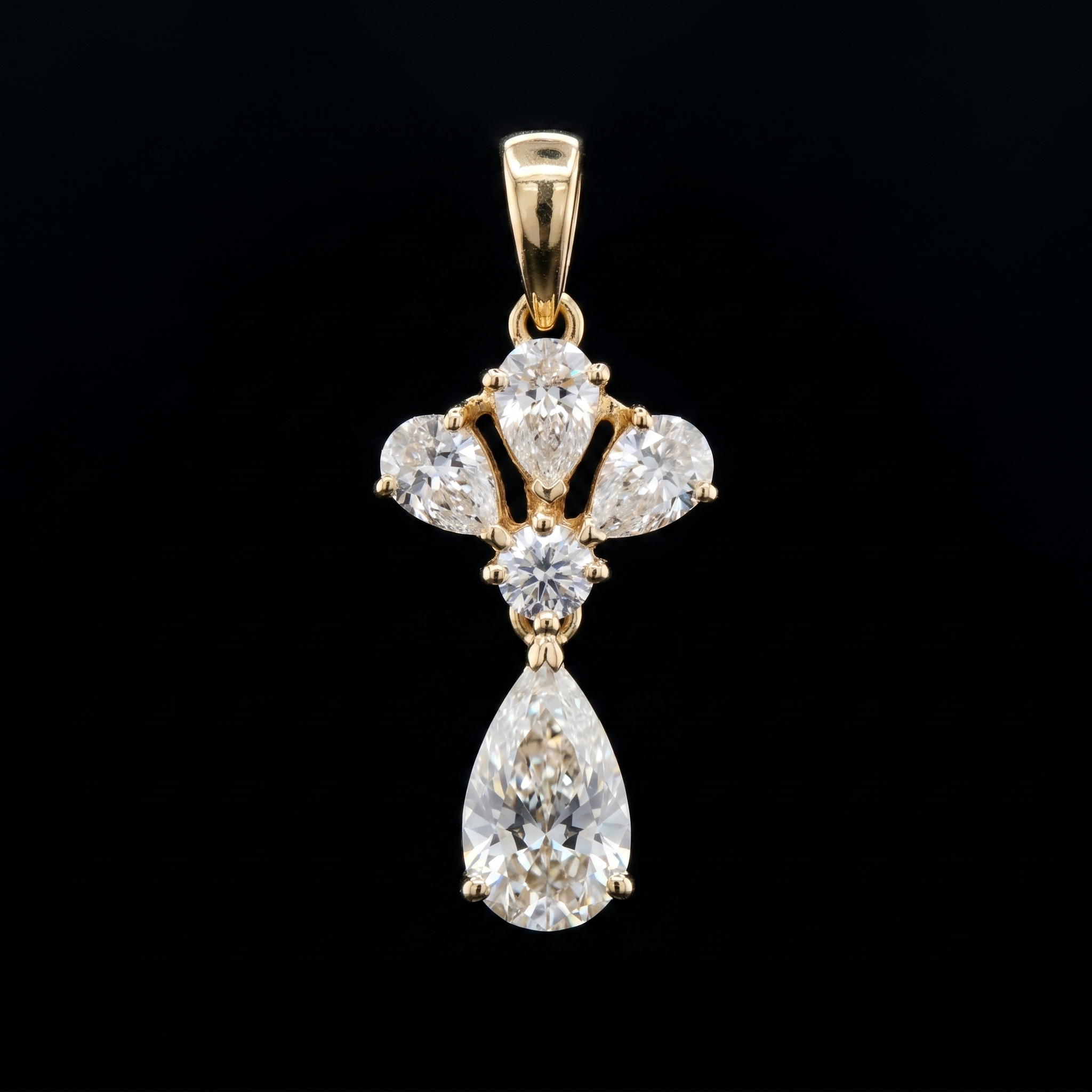 2Ct of Locket With the Purity of 18K