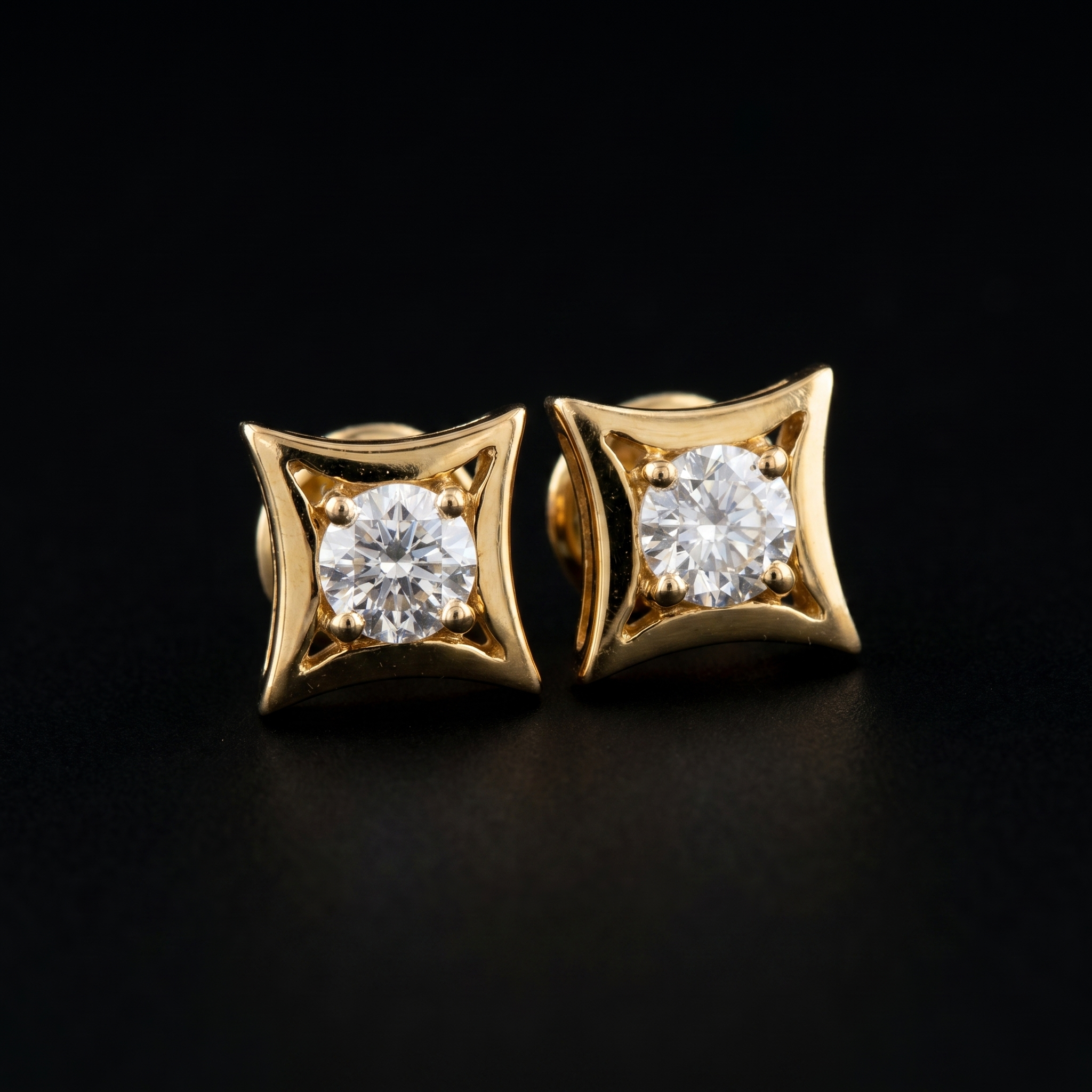 0.52Ct of Earring  With the Purity of 18K