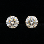 5.6Ct of Earring  With the Purity of 18K