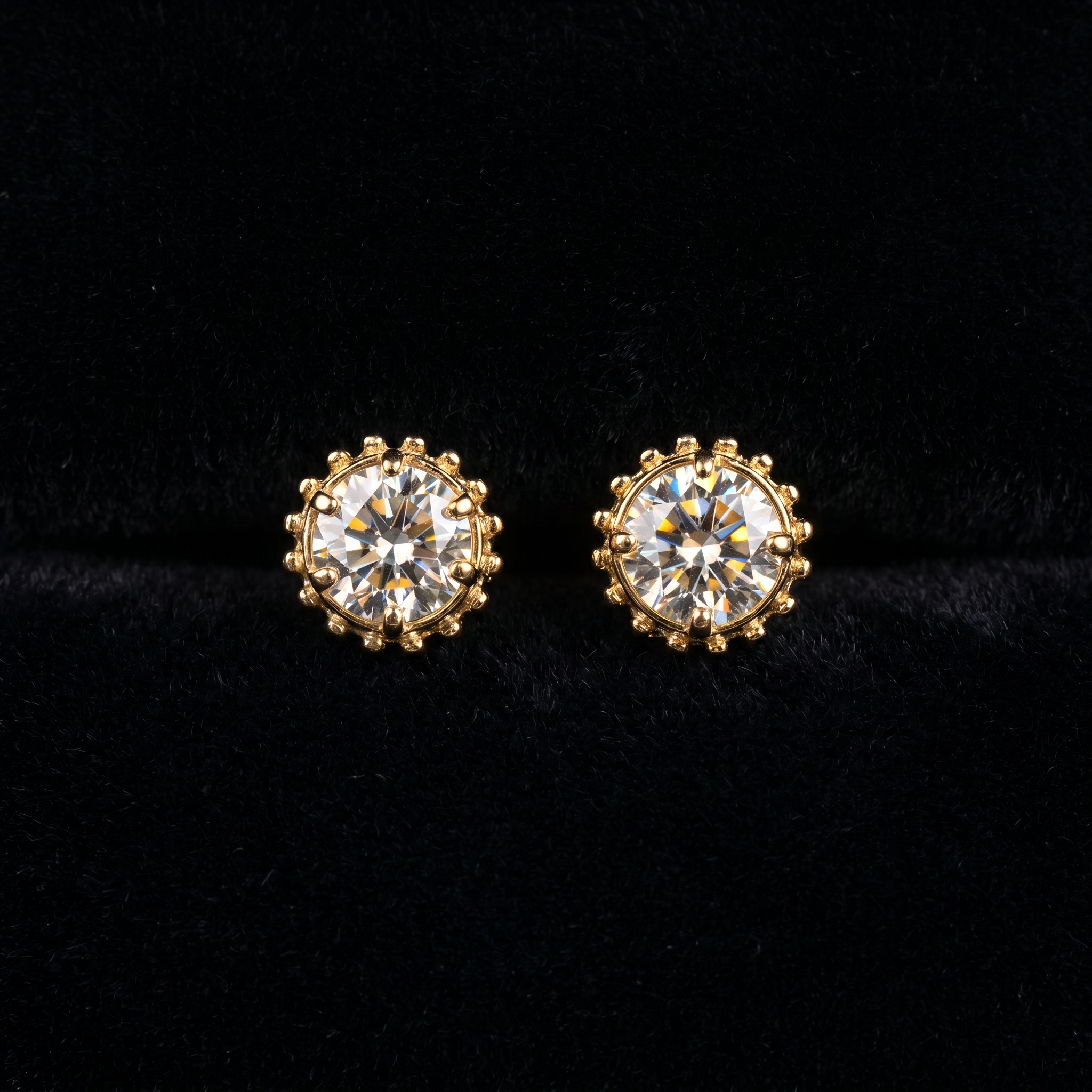 1.04Ct of Earring  With the Purity of 18K