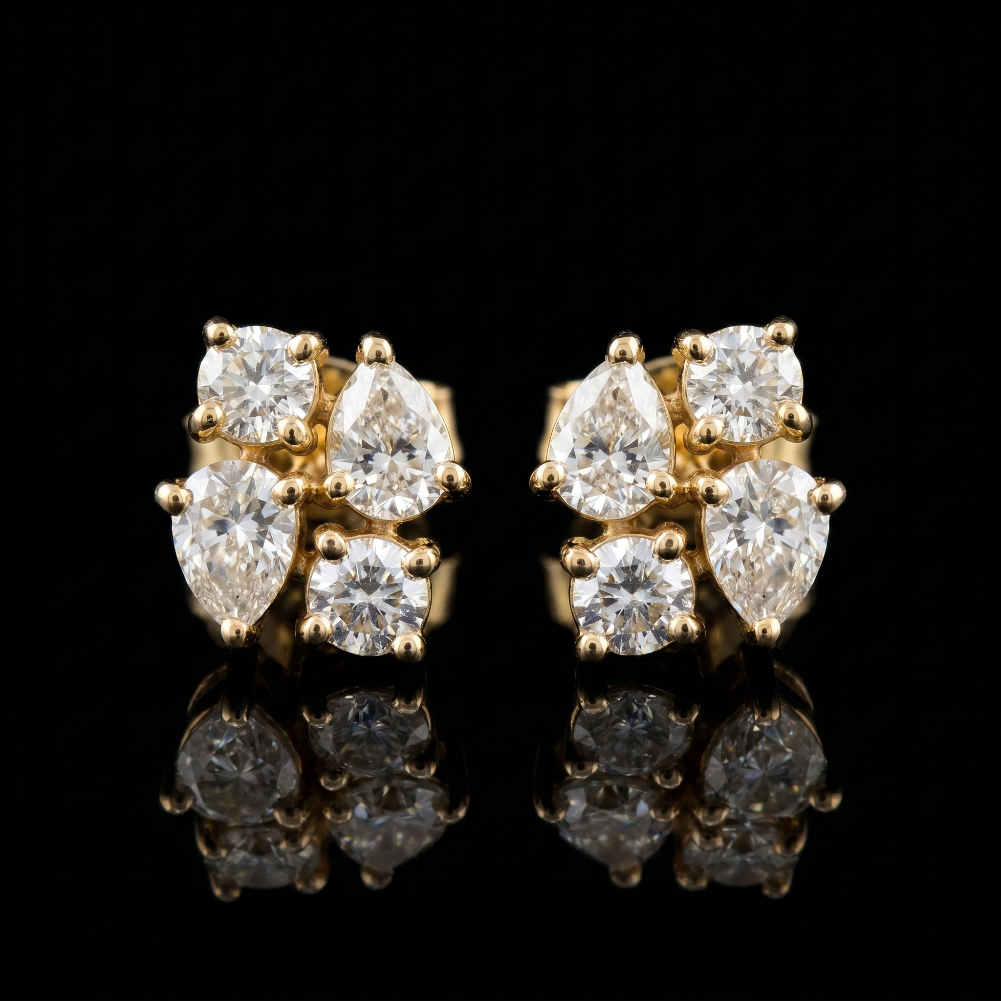 2.5Ct of Earring  With the Purity of 18K