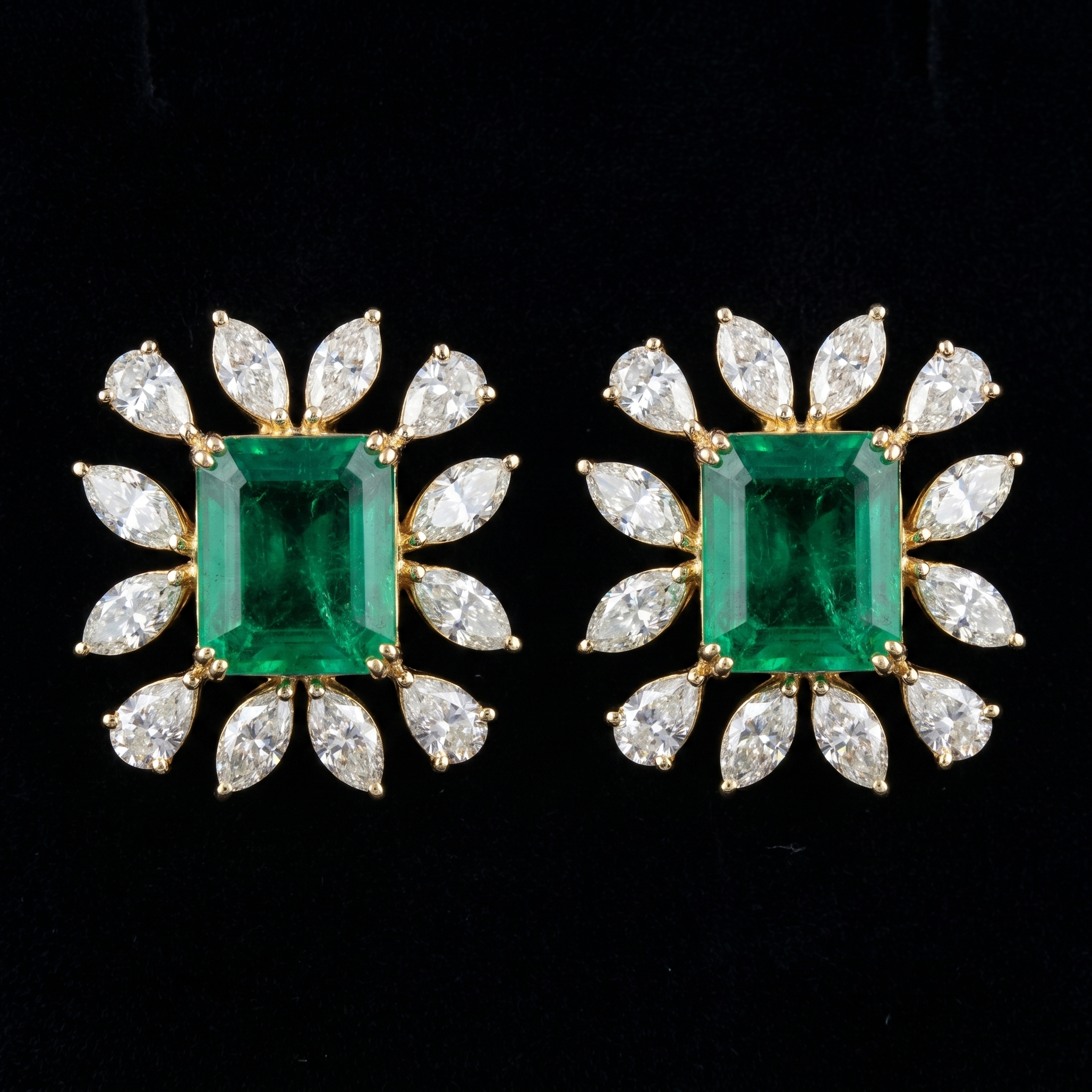 16.58Ct of Earring  With the Purity of 18K