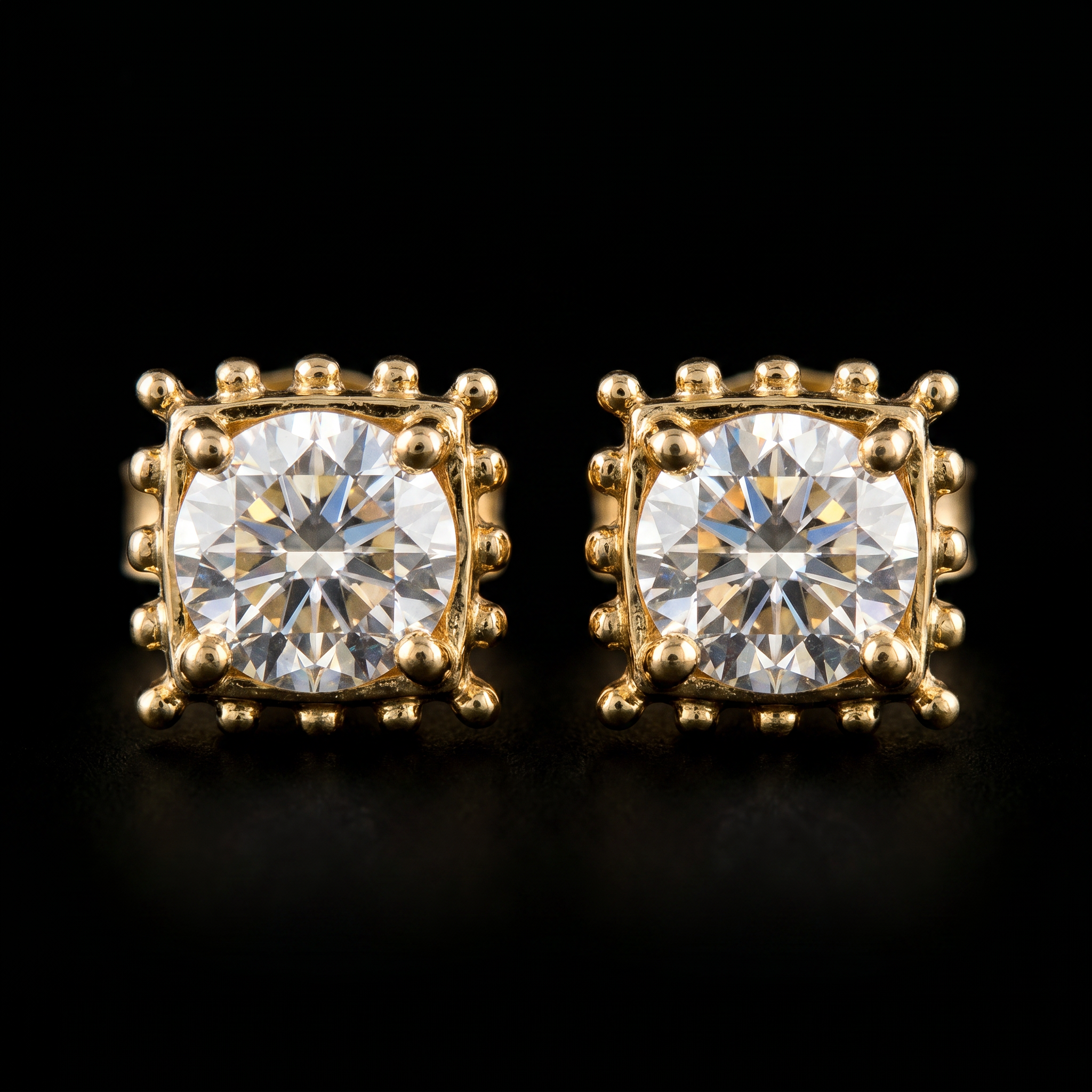 0.8Ct of Earring With the Purity of 18K