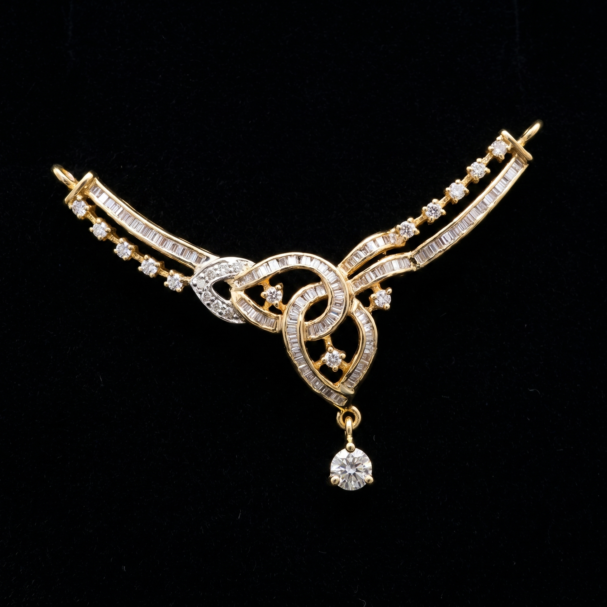 4Ct of Pendent With the Purity of 18K