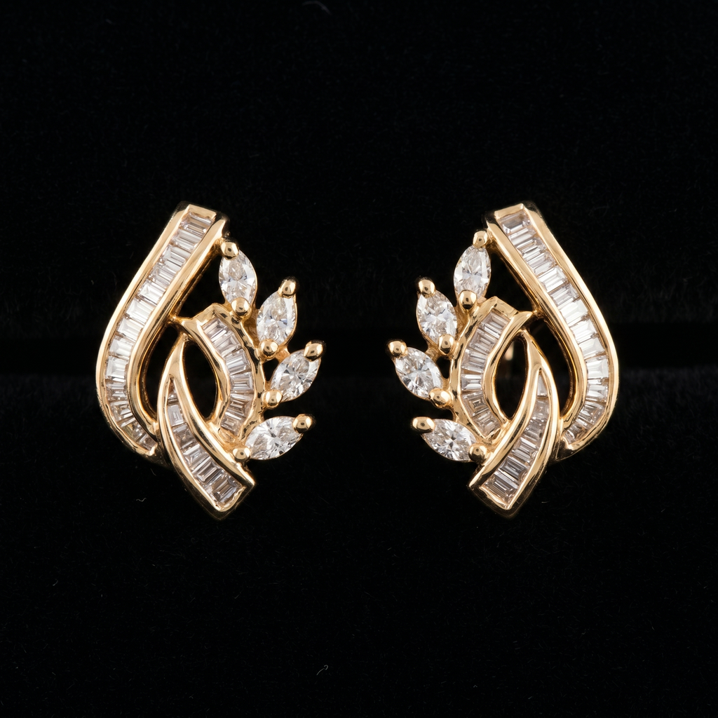 2Ct of Earring With the Purity of 18K