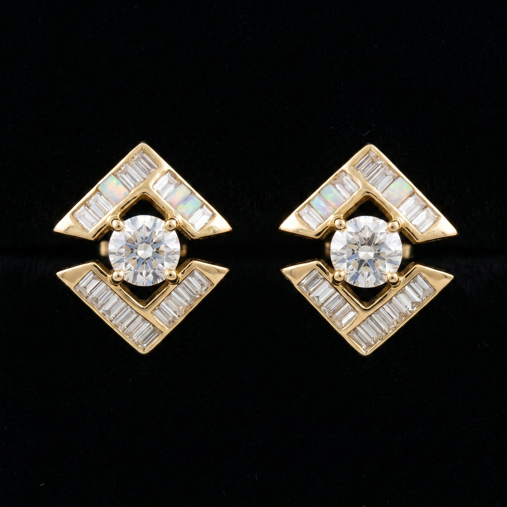 3.5Ct of Earring With the Purity of 18K