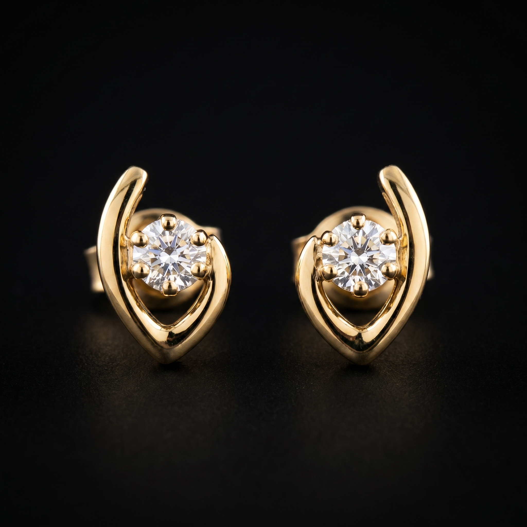 2Ct of Earring With the Purity of 18K