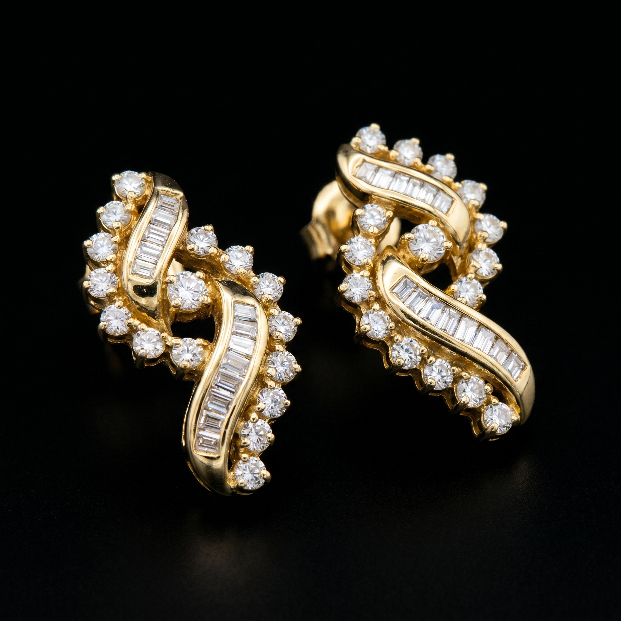 1.6Ct of Earring With The Purity of 18K