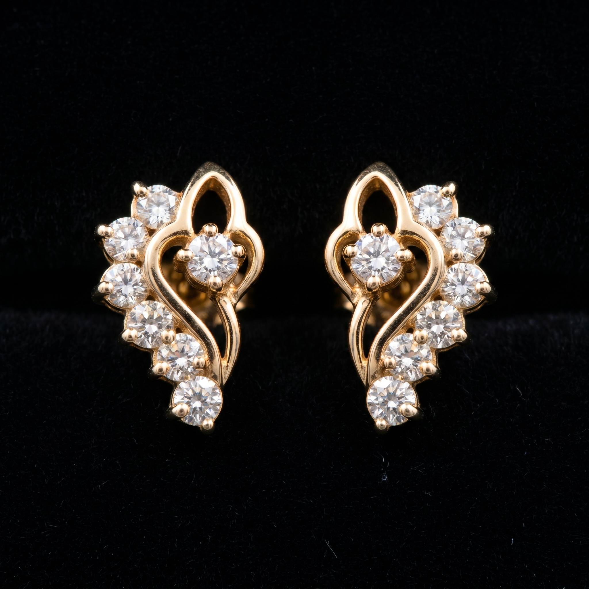.6Ct of Earring With The Purity of 9K