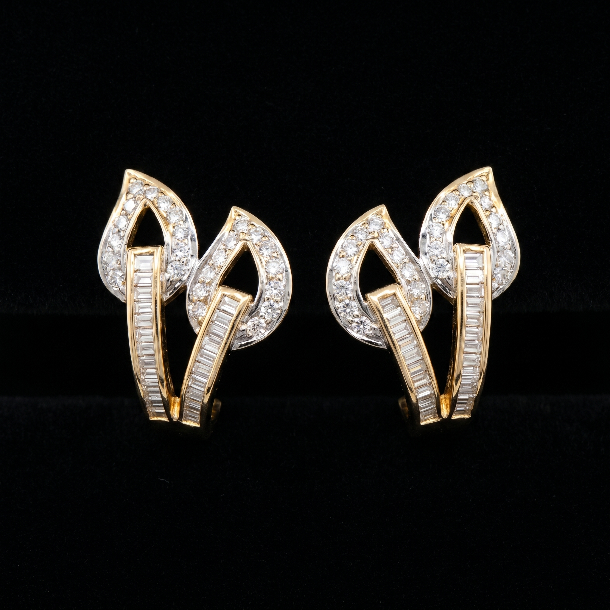 1Ct of Earring With The Purity of 18K