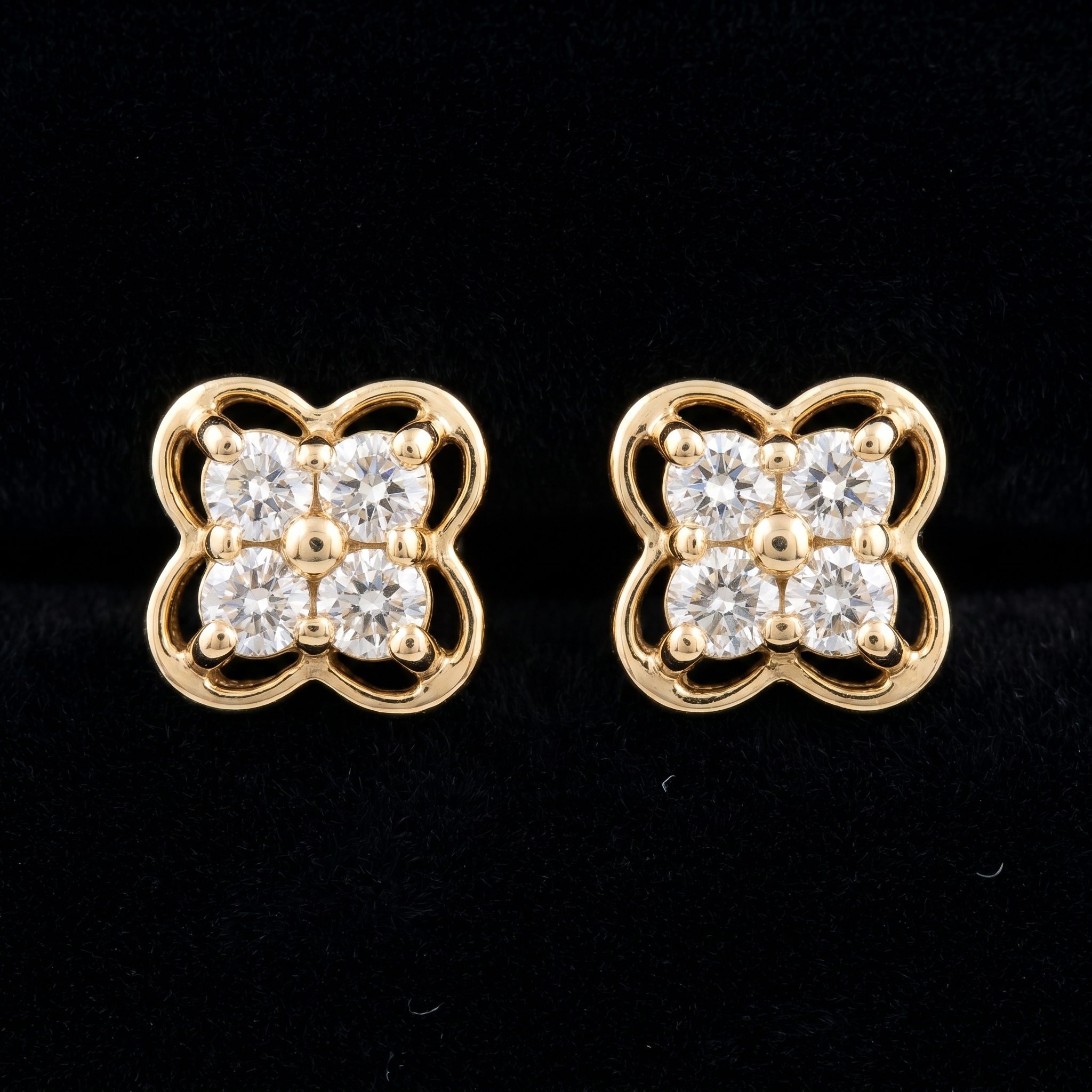 .3Ct of Earring With The Purity of 9K