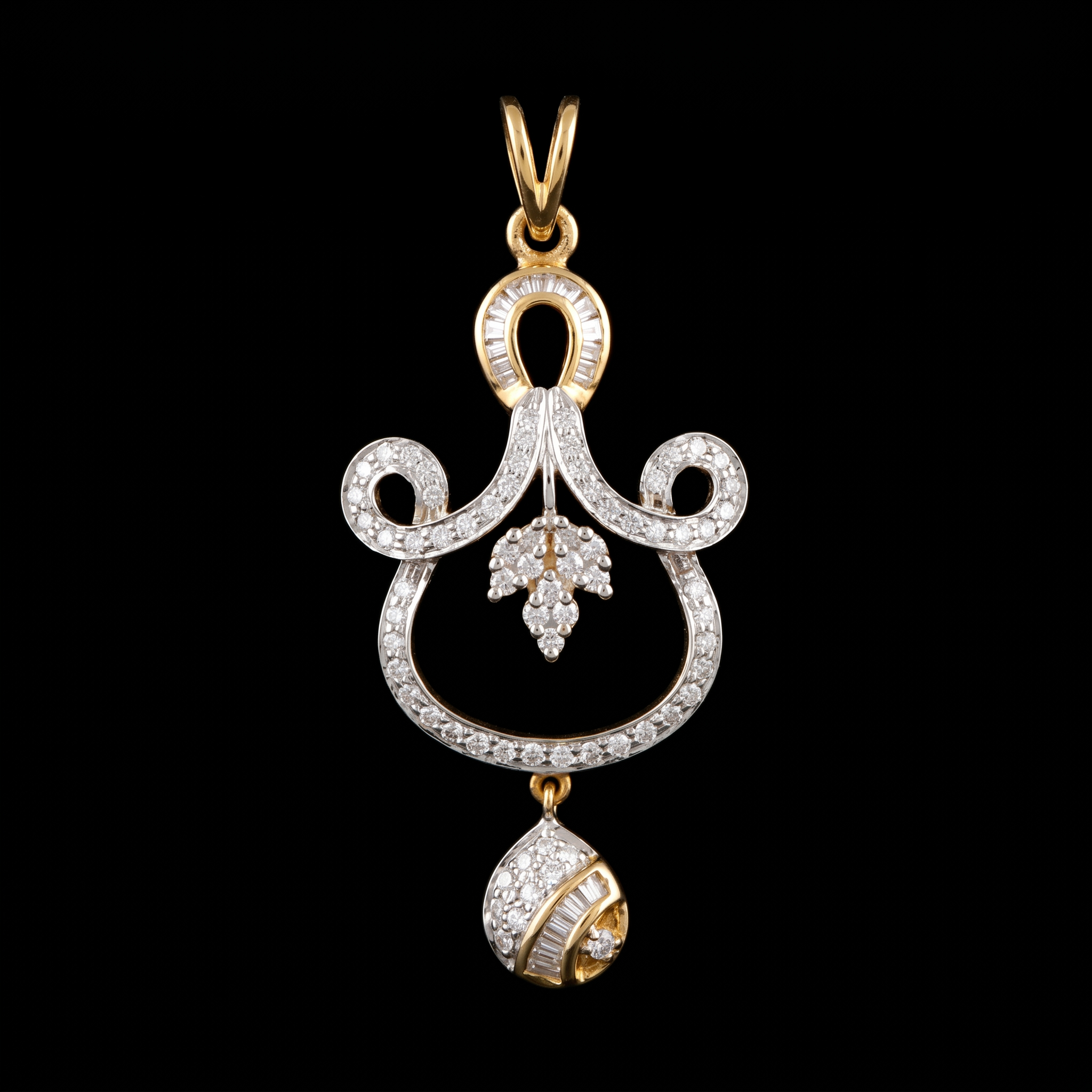 0.7Ct of Locket With the Purity of 18K