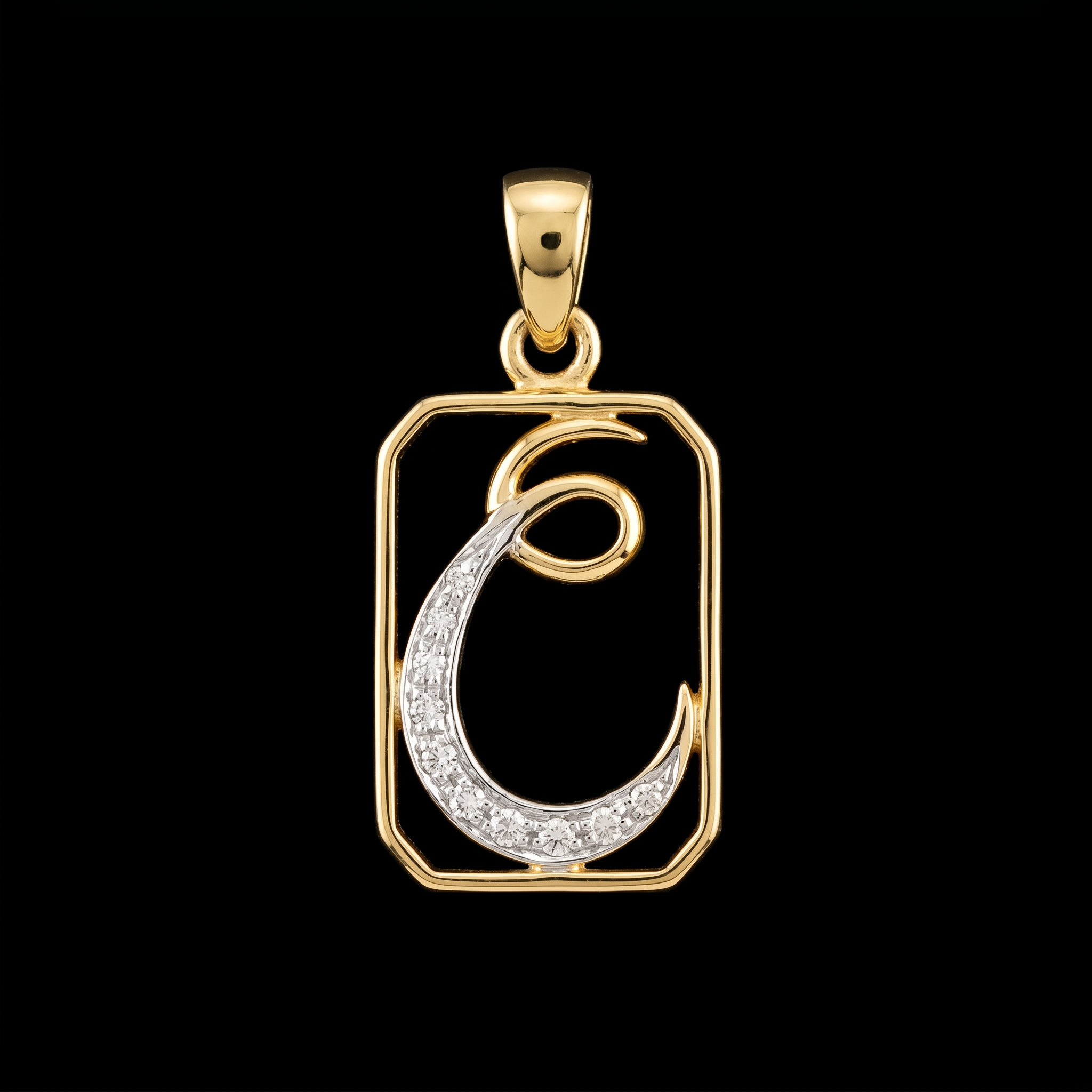 0.06Ct of Locket With the Purity of 18K