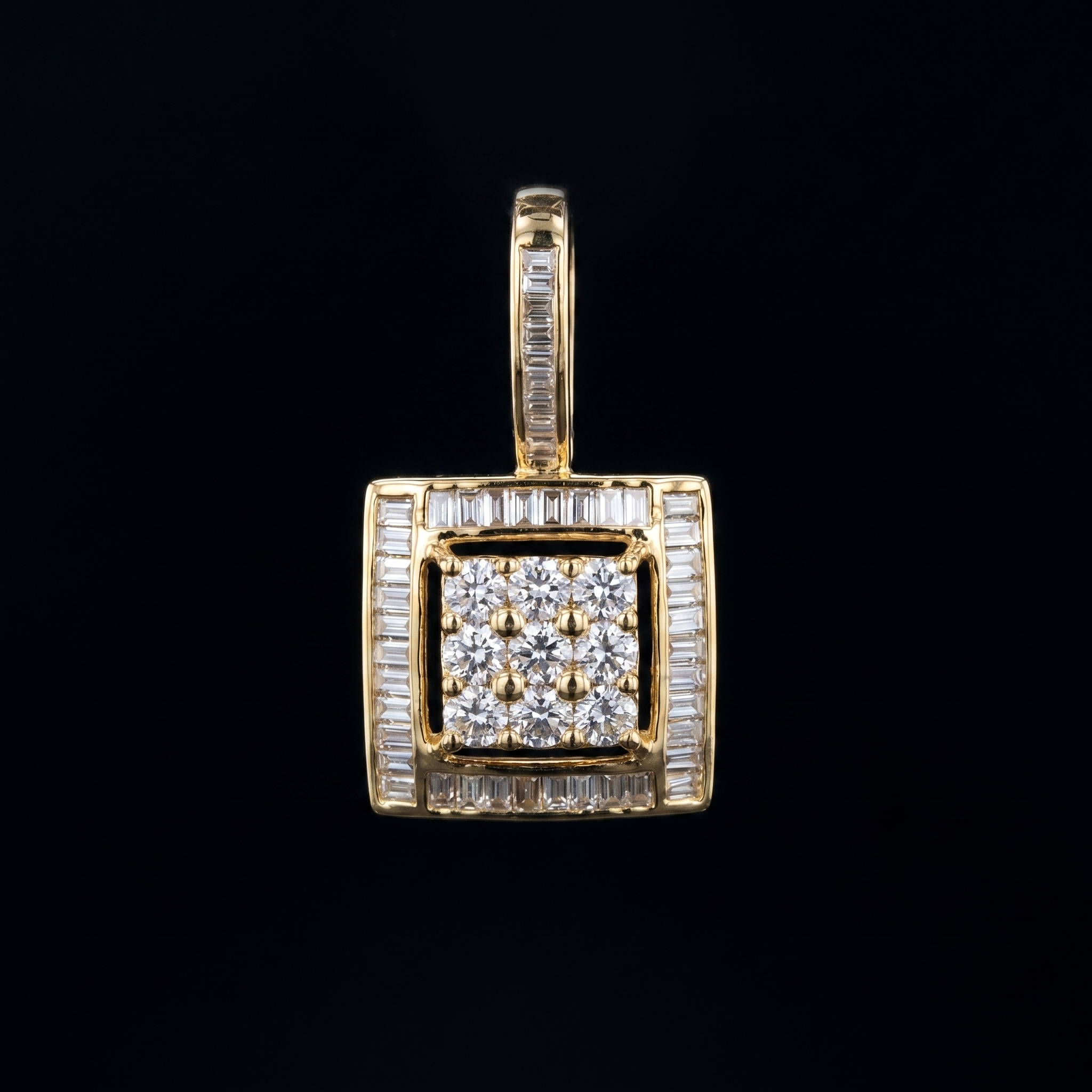 1.22Ct of Locket With the Purity of 18K
