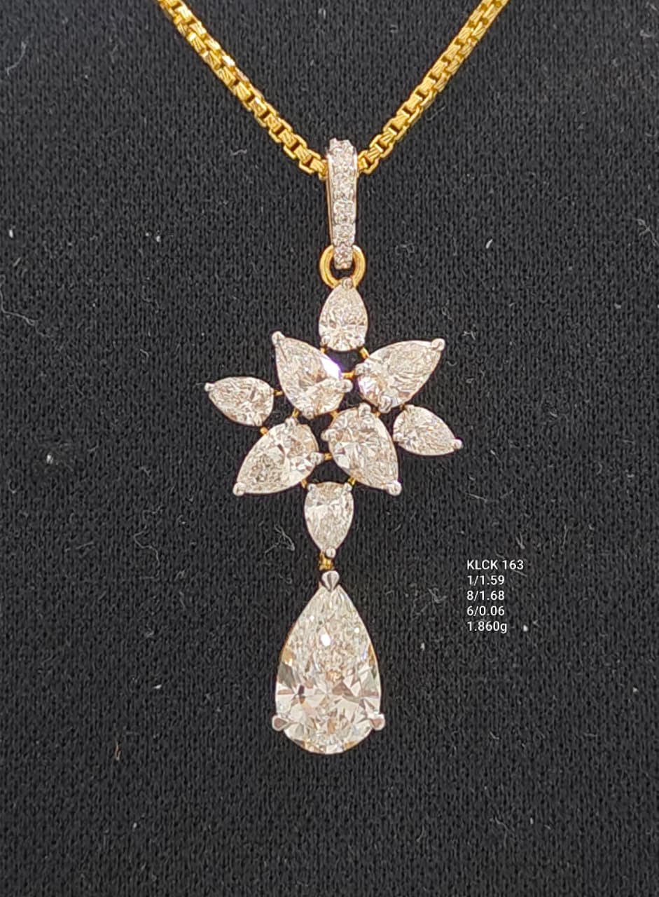 3.33Ct of Locket With the Purity of 18K